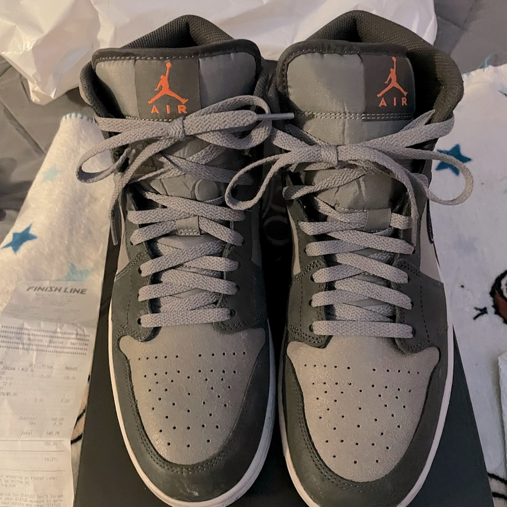 Air Jordan 1 mid